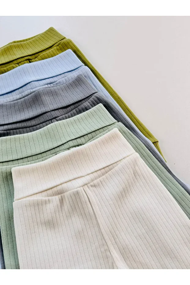 Ensemble de 5 Pantalons pour Nouveau-né Doux et Tendance - Image 3